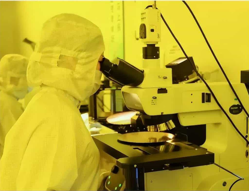 Semiconductor-Chips-Stock-Management-11