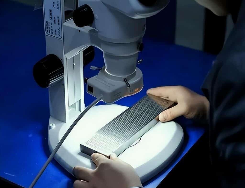 Semiconductor-Chips-Stock-Management-7