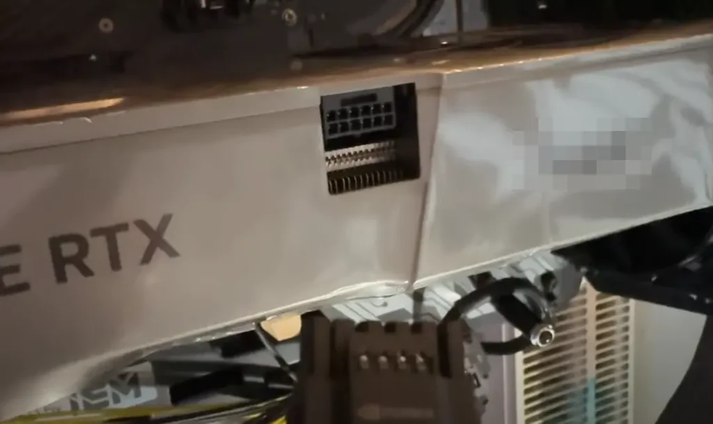 RTX 4080 SUPER graphics card does not produce this sound, indicating a lack of secure fixation 2